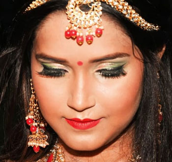 Book a Makeup Artist in Delhi